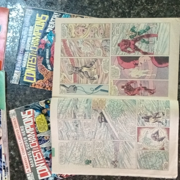 Comic Books - Picture 4 of 5